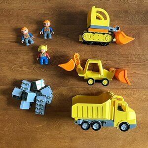 Duplo construction vehicles